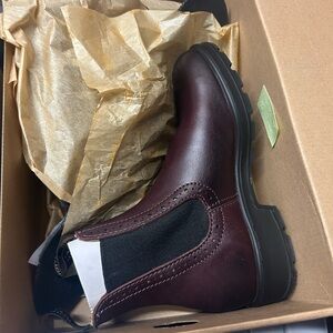 BLUNDSTONE HIGH TOP SHOES $100